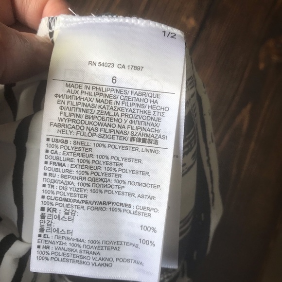 Banana Republic Black and White Pleated Skirt - Picture 5 of 6